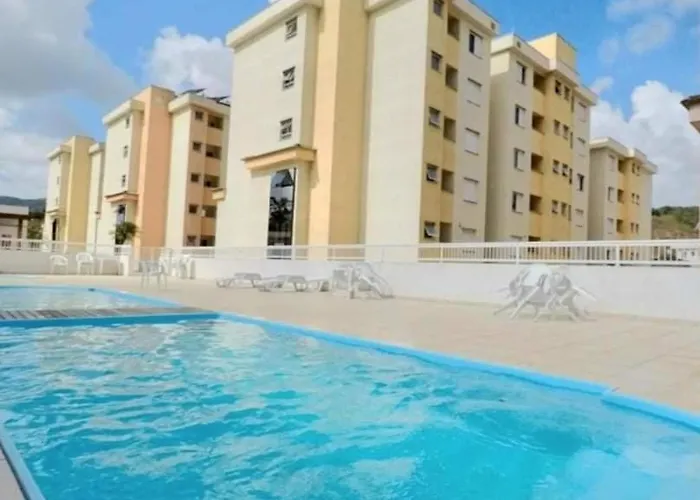 Apartamento com piscina em Ubatuba-SP